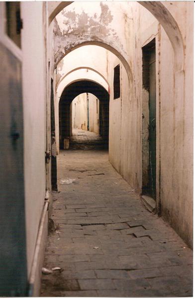 Vicolo della città vecchia di Tripoli - Alley of the old city of Tripoli